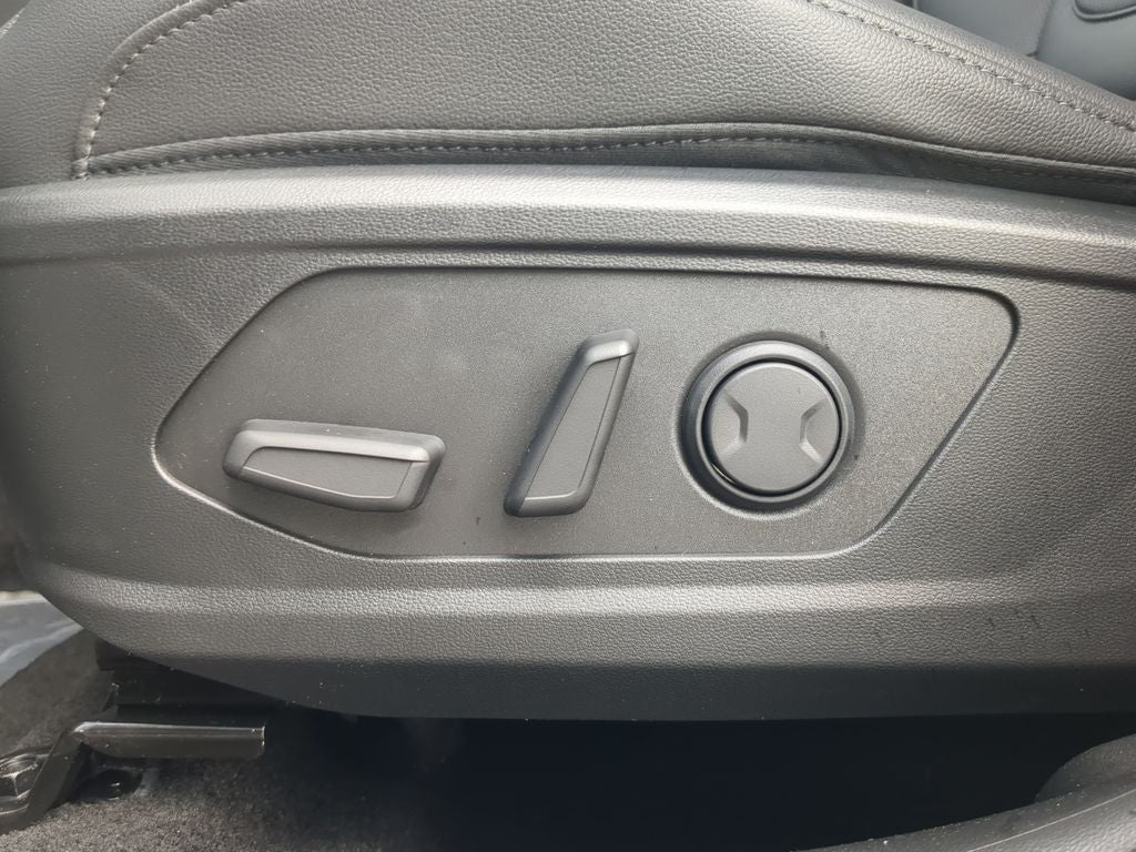 2025 Hyundai SANTA CRUZ SEL Activity