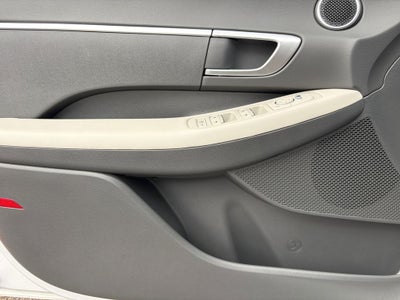 2025 Hyundai SONATA SE