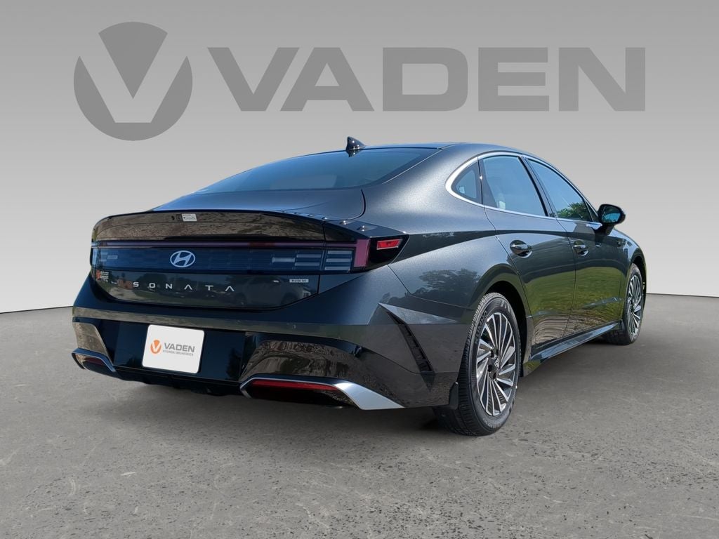 2025 Hyundai SONATA HYBRID SEL