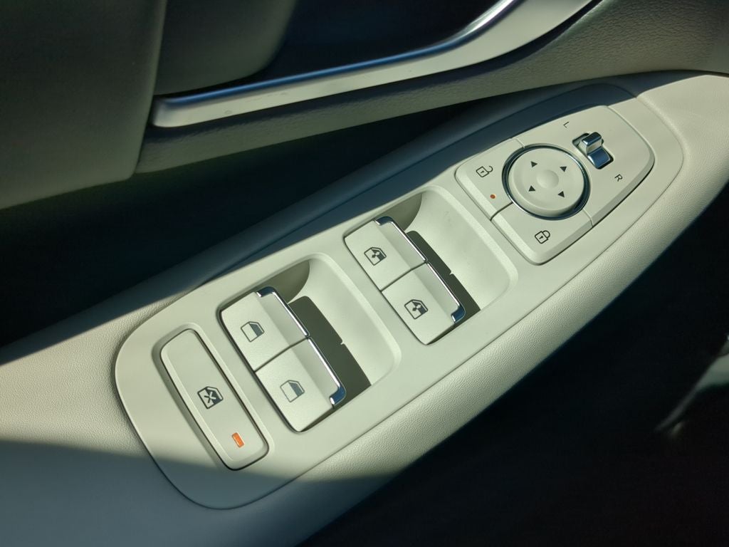 2025 Hyundai SONATA HYBRID SEL