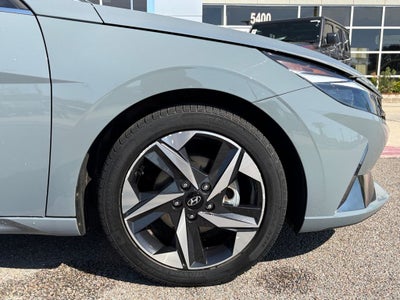 2022 Hyundai ELANTRA SEL