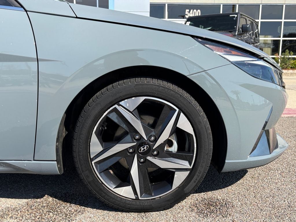 2022 Hyundai ELANTRA SEL