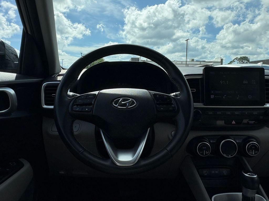 2022 Hyundai Venue Limited - Photo 12