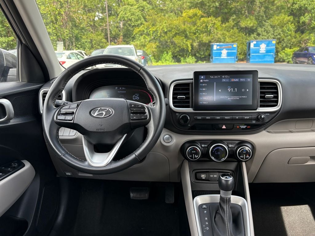 2022 Hyundai Venue Limited - Photo 13