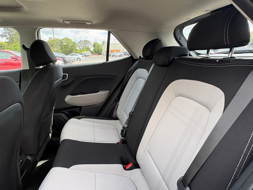 2022 Hyundai Venue Limited - Photo 24