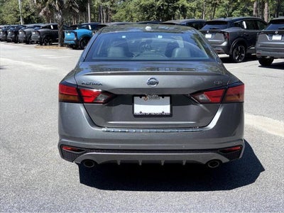 2022 Nissan Altima SR FWD