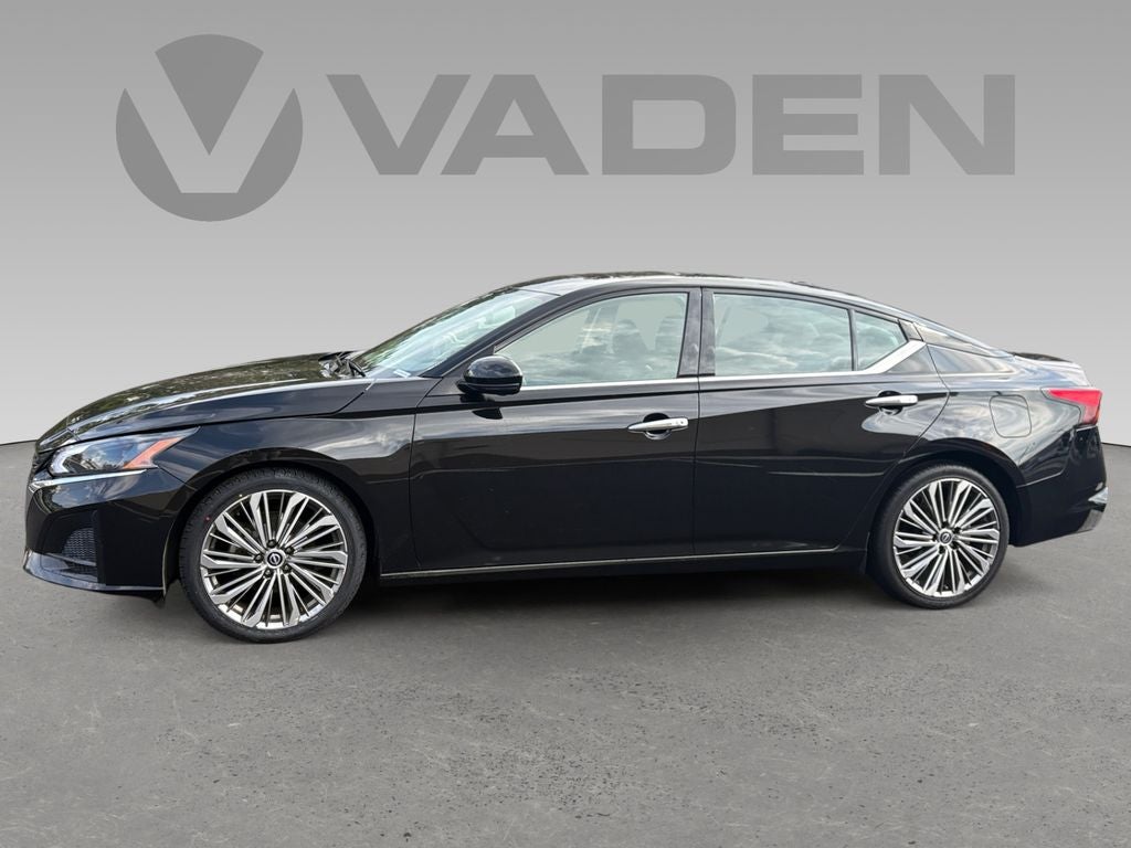 2023 Nissan Altima SL FWD