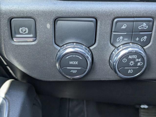 2025 GMC Sierra 1500 2WD Crew Cab Short Box SLT