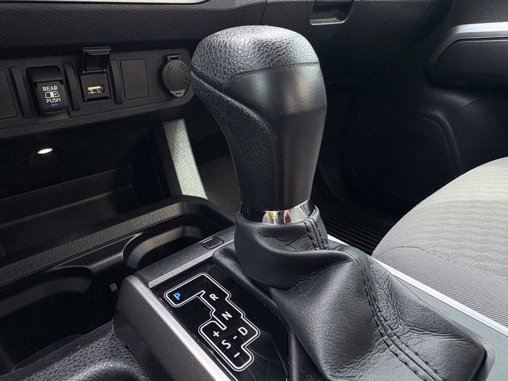 2022 Toyota Tacoma SR5 V6