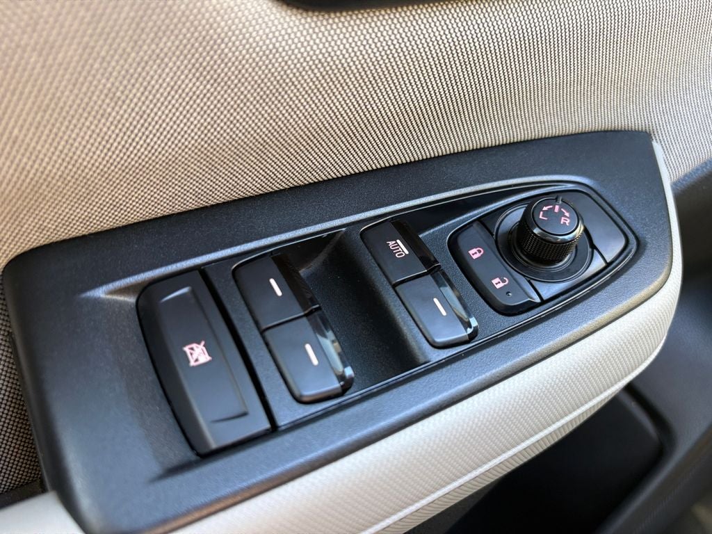 2025 Subaru Forester Base