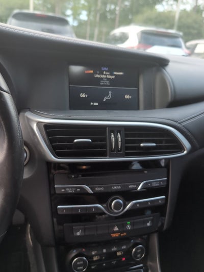 2018 INFINITI QX30 Luxury