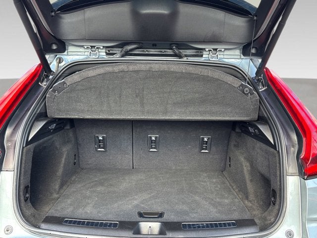 2025 Cadillac XT4 FWD Premium Luxury