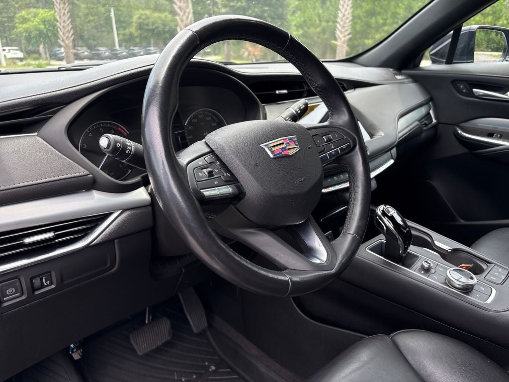 2023 Cadillac XT4 Premium Luxury