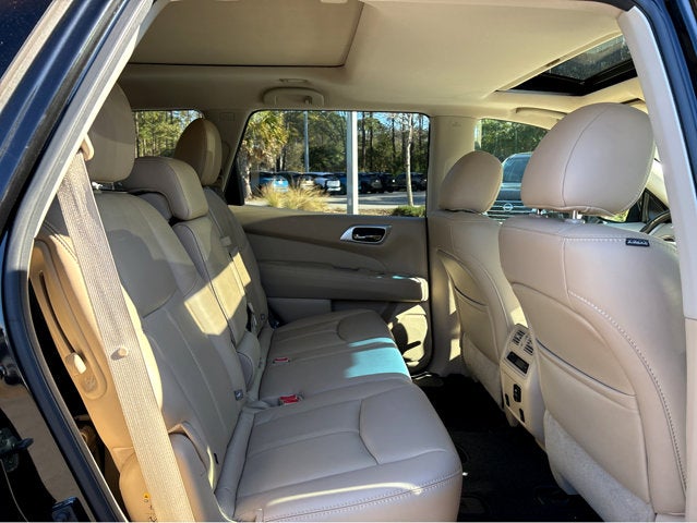 2016 Nissan Pathfinder SL