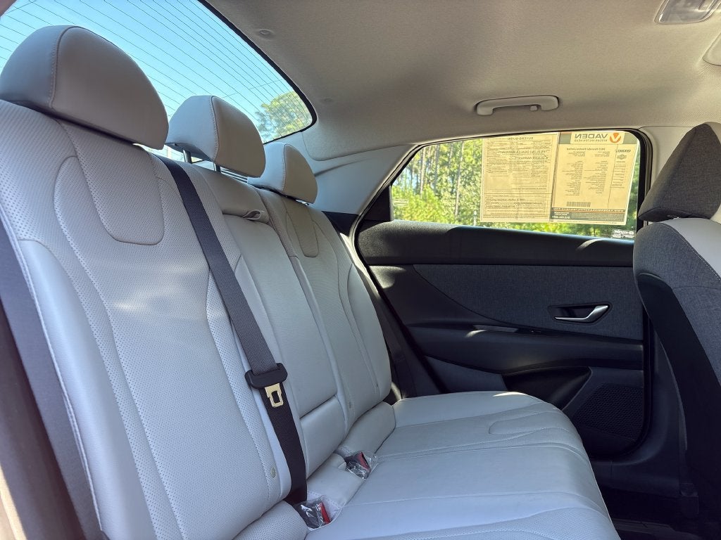 2023 Hyundai ELANTRA Limited