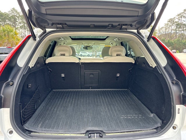 2023 Volvo XC60 Ultimate Bright Theme