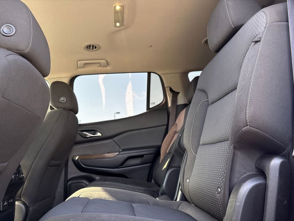 2022 GMC Acadia SLE