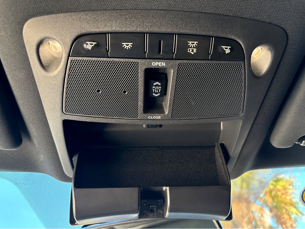 2019 Nissan Maxima SR