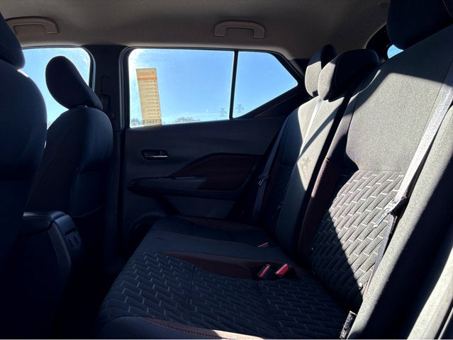 2021 Nissan Kicks SR