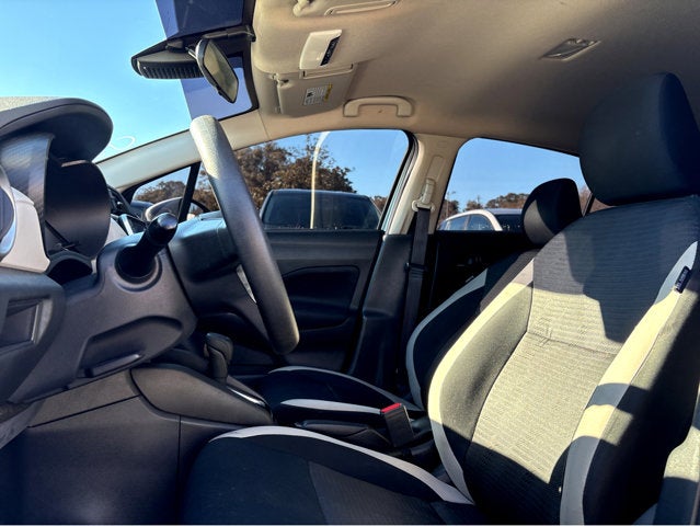 2022 Nissan Versa SV