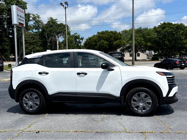2025 Nissan Kicks S