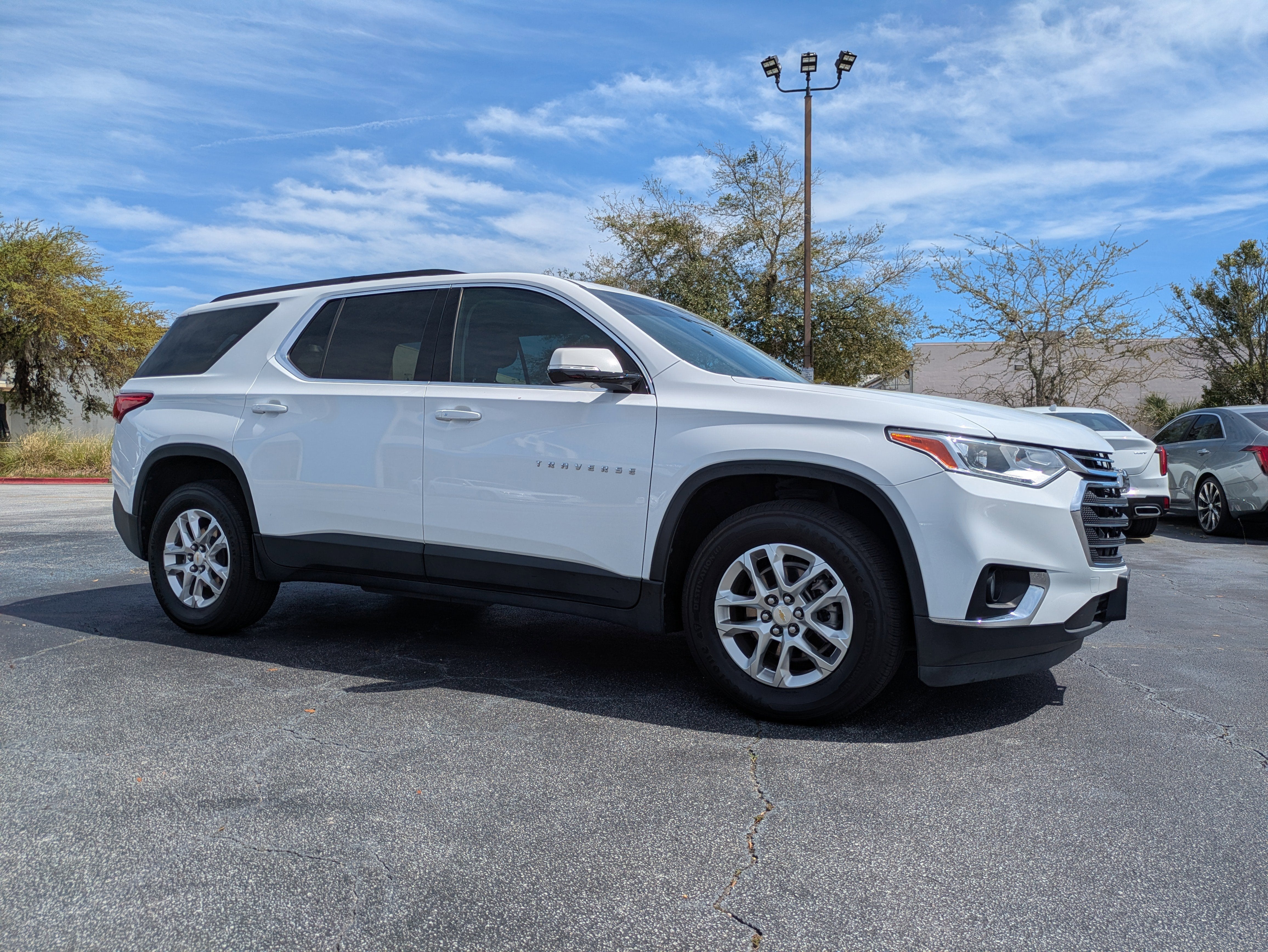 2020 Chevrolet Traverse LT Cloth