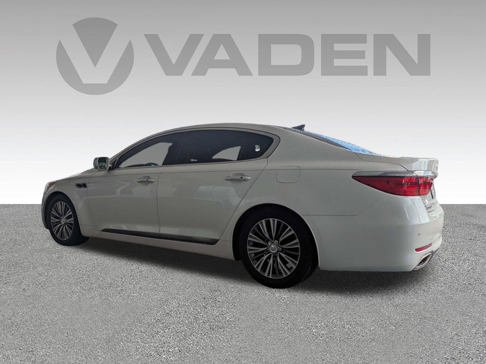 2017 Kia K900 Premium