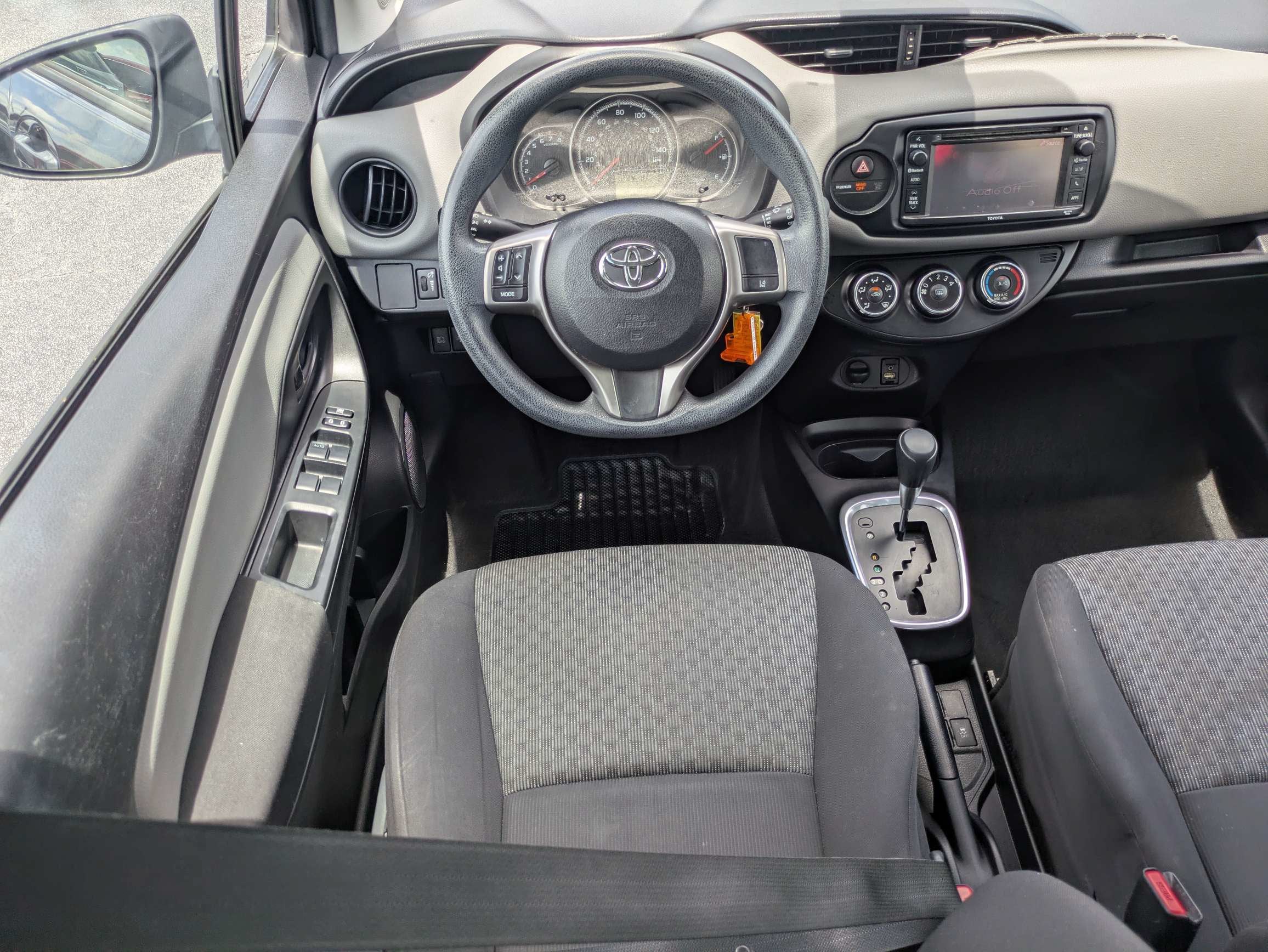 2017 Toyota Yaris L