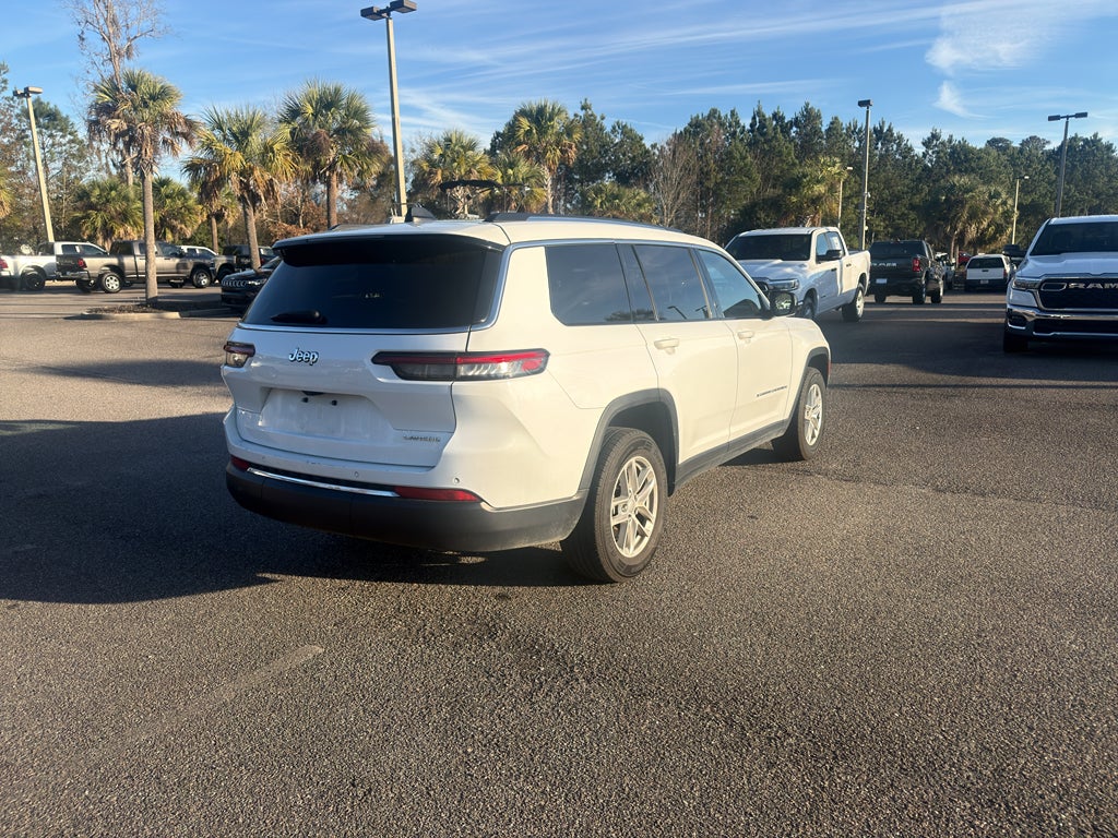2023 Jeep Grand Cherokee L Laredo 4x2