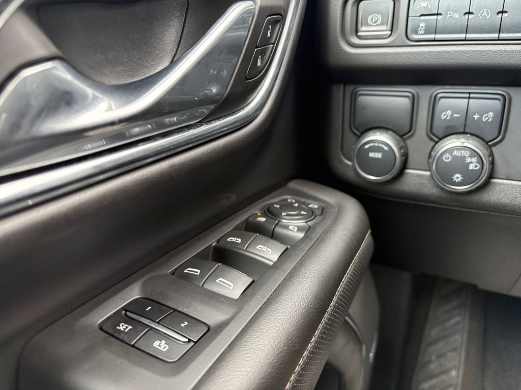 2023 Chevrolet Suburban 2WD Premier