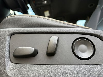 2023 Chevrolet Suburban 2WD Premier