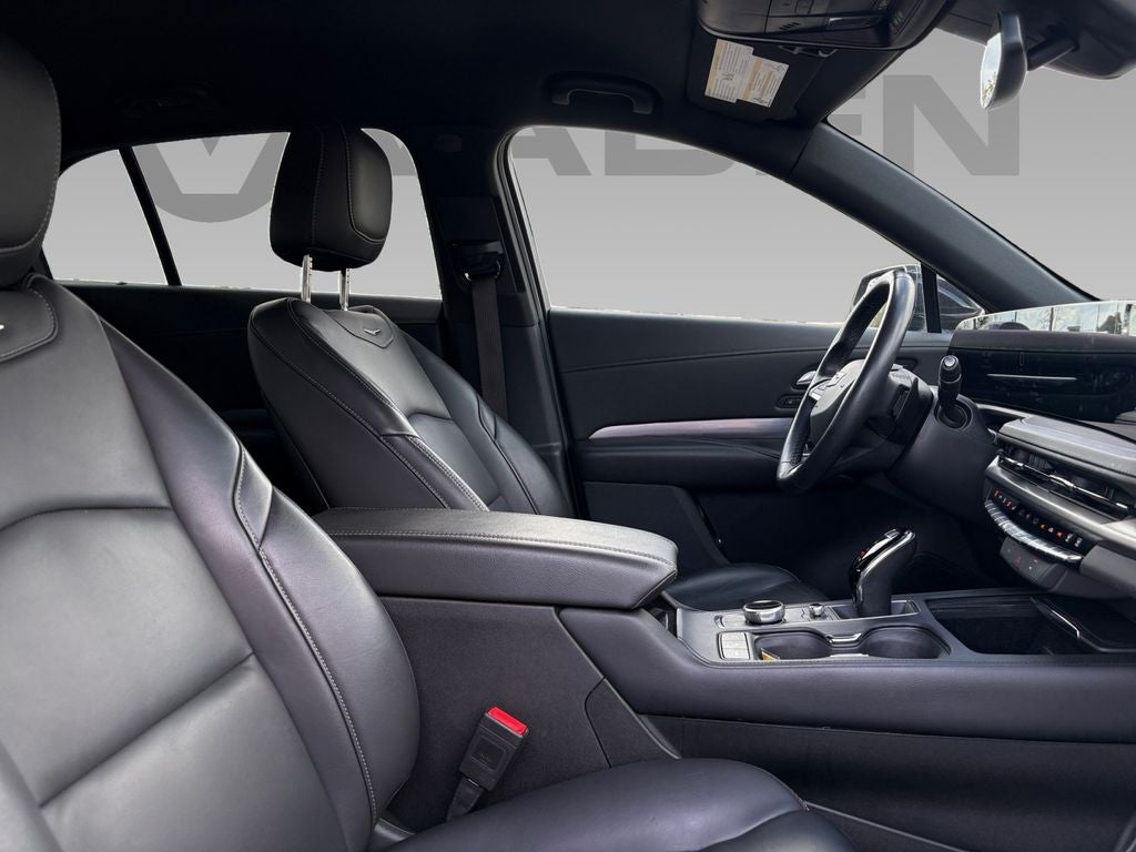 2024 Cadillac XT4 AWD Premium Luxury