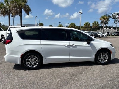 2024 Chrysler Pacifica Touring L