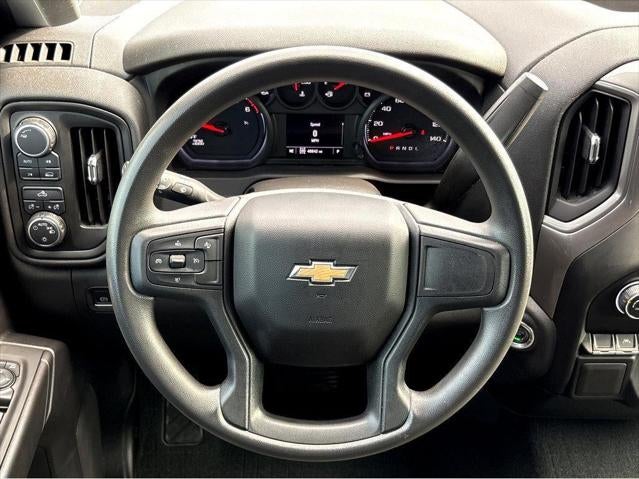 2023 Chevrolet Silverado 1500 4WD Crew Cab Short Bed Custom