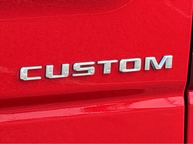 2023 Chevrolet Silverado 1500 4WD Crew Cab Short Bed Custom