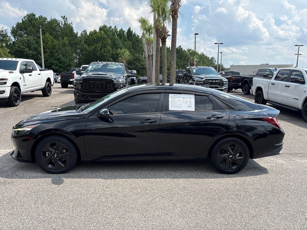 2022 Hyundai ELANTRA SEL