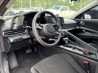 2022 Hyundai ELANTRA SEL