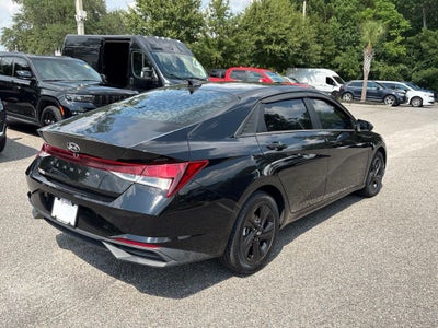 2022 Hyundai ELANTRA SEL