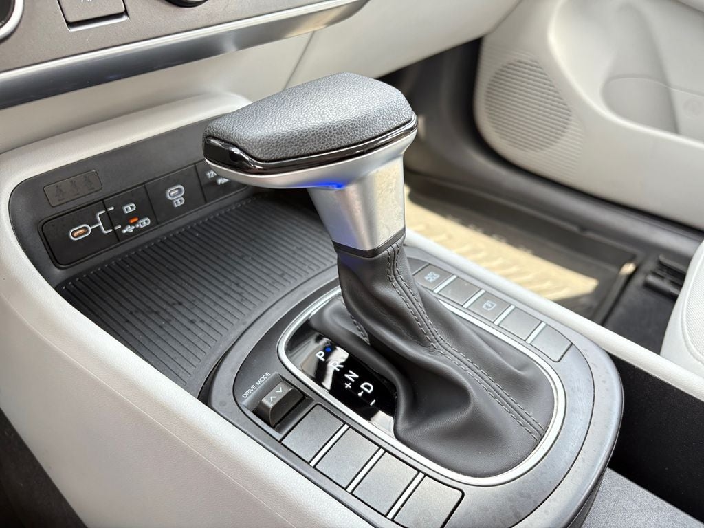 2024 Hyundai KONA SE