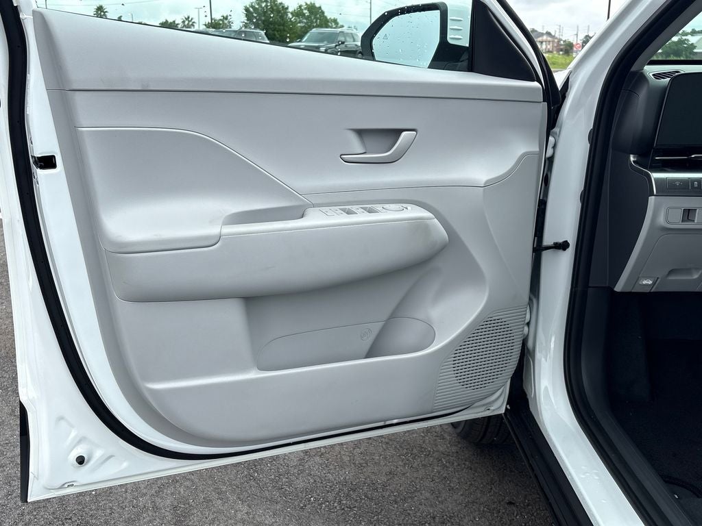 2027 Hyundai KONA SE FWD