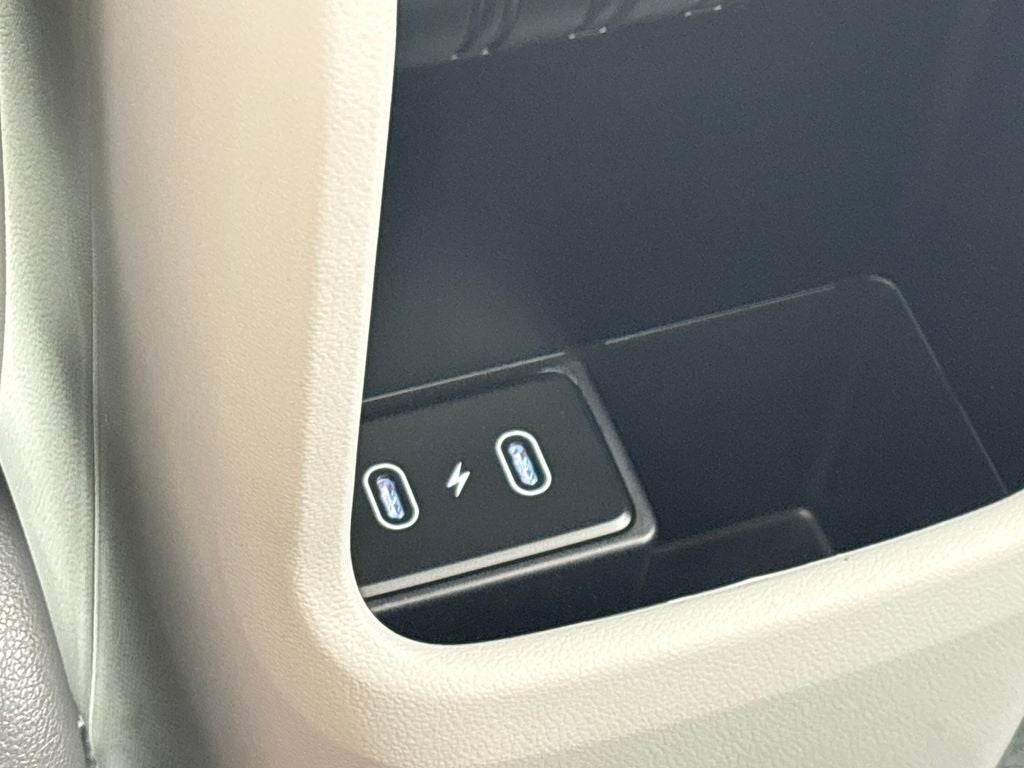 2027 Hyundai KONA SE FWD