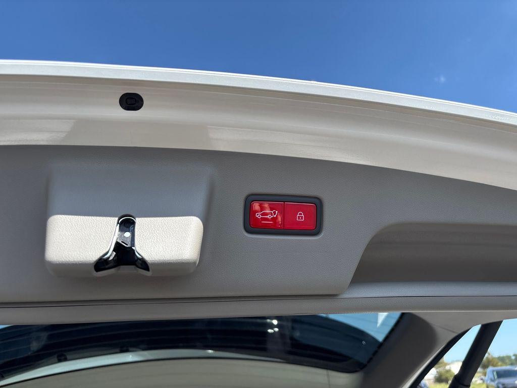 2027 Hyundai PALISADE HYBRID Blue SEL 8P