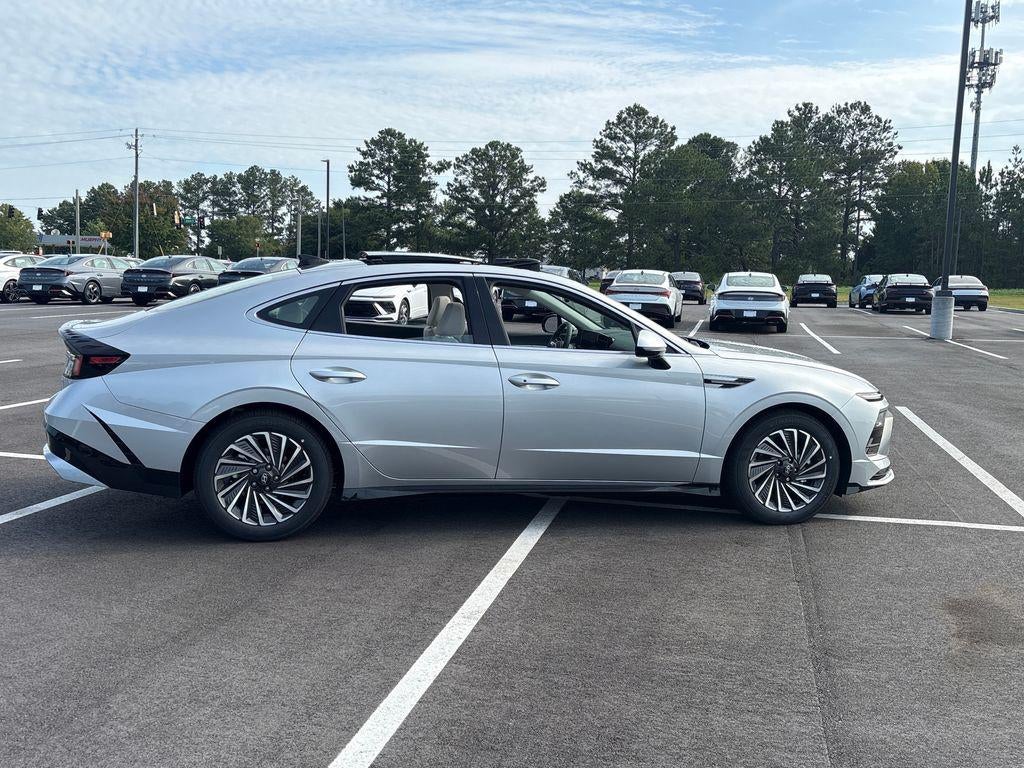 2026 Hyundai SONATA HYBRID SEL