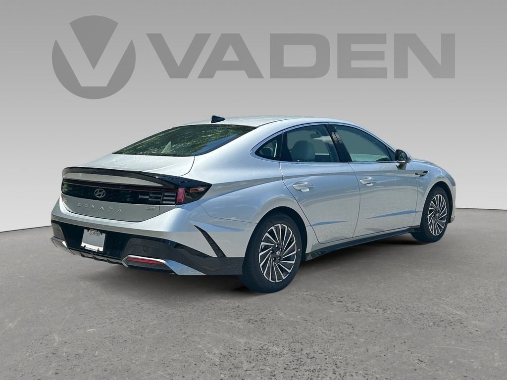 2025 Hyundai SONATA HYBRID SEL