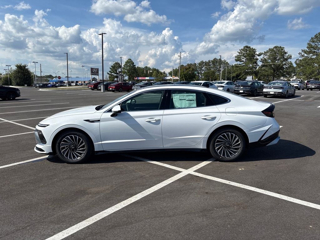 2026 Hyundai SONATA HYBRID SEL