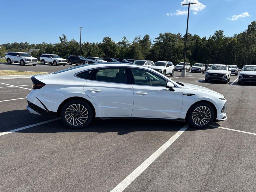 2026 Hyundai SONATA HYBRID SEL