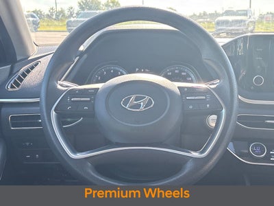 2022 Hyundai SONATA SEL