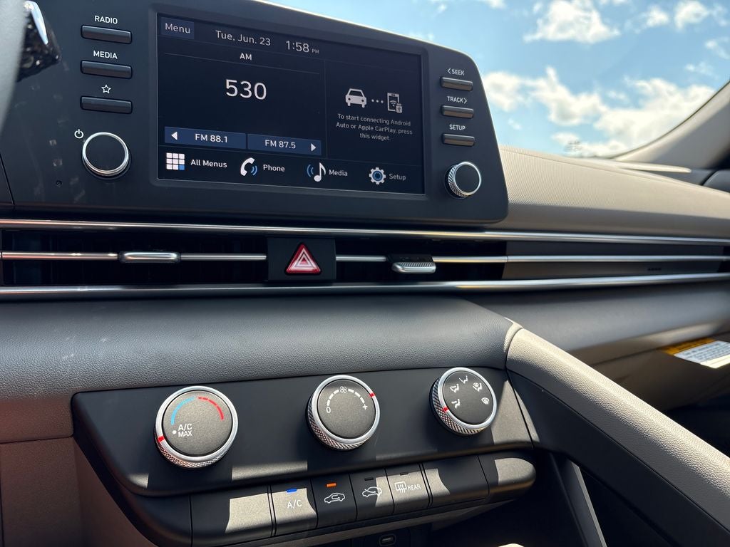 2026 Hyundai ELANTRA SE