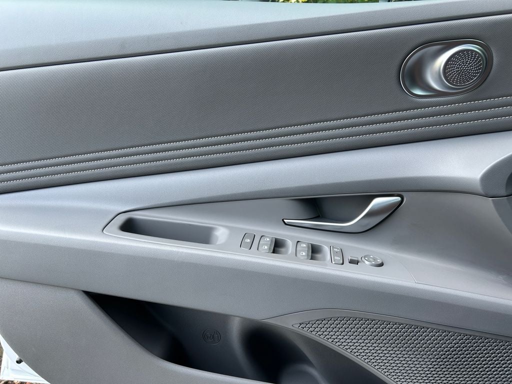 2025 Hyundai ELANTRA HEV SEL Sport