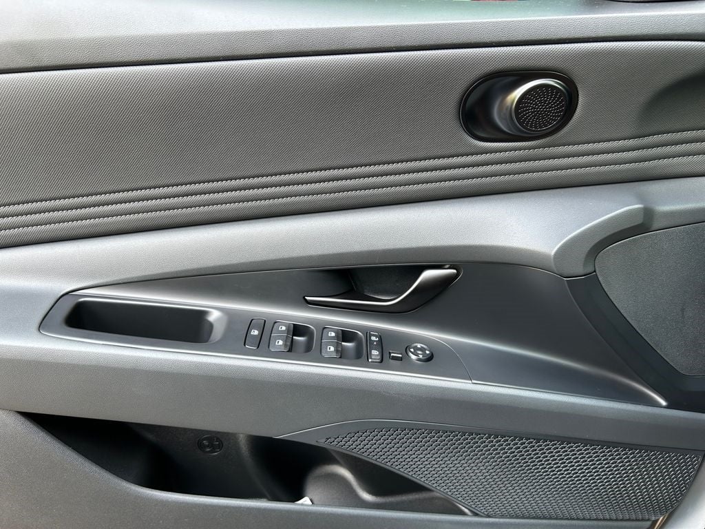 2025 Hyundai ELANTRA HEV SEL Sport